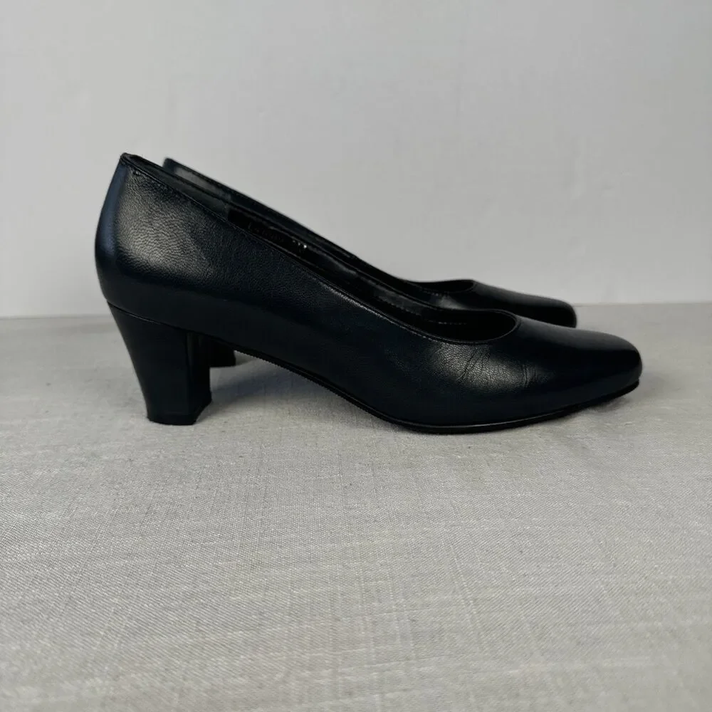 MARK LEMP CLASSICS BY WALKING CRADLES‎ VICKI  SOLID SLIP ON PUMPS Size 8 M